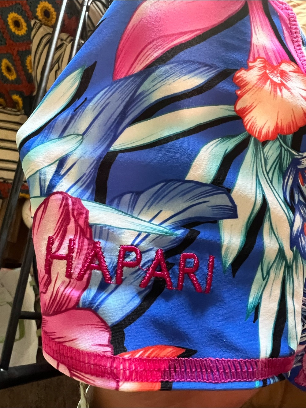 Hapari Passion Short Sleeve Rash Guard Size M Blue Tropical Floral NWT - Picture 10 of 12